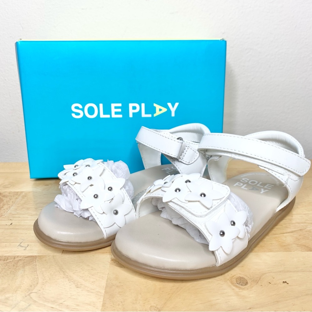 Sole Play White Flowers Leather Sandal